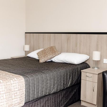 Starline Motor Inn Miles エクステリア 写真