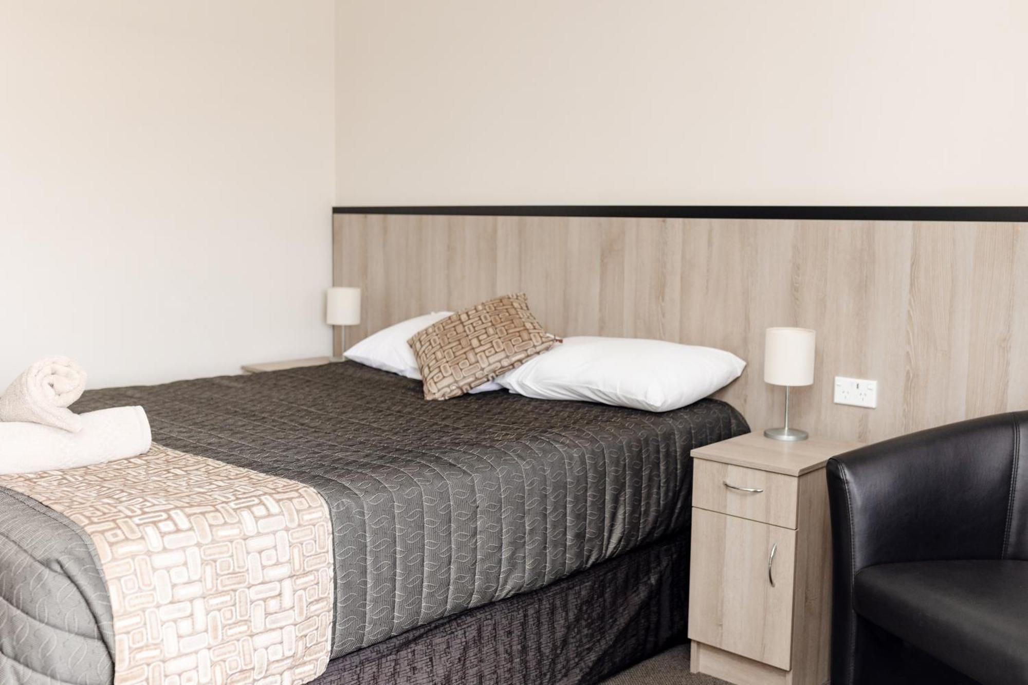 Starline Motor Inn Miles エクステリア 写真