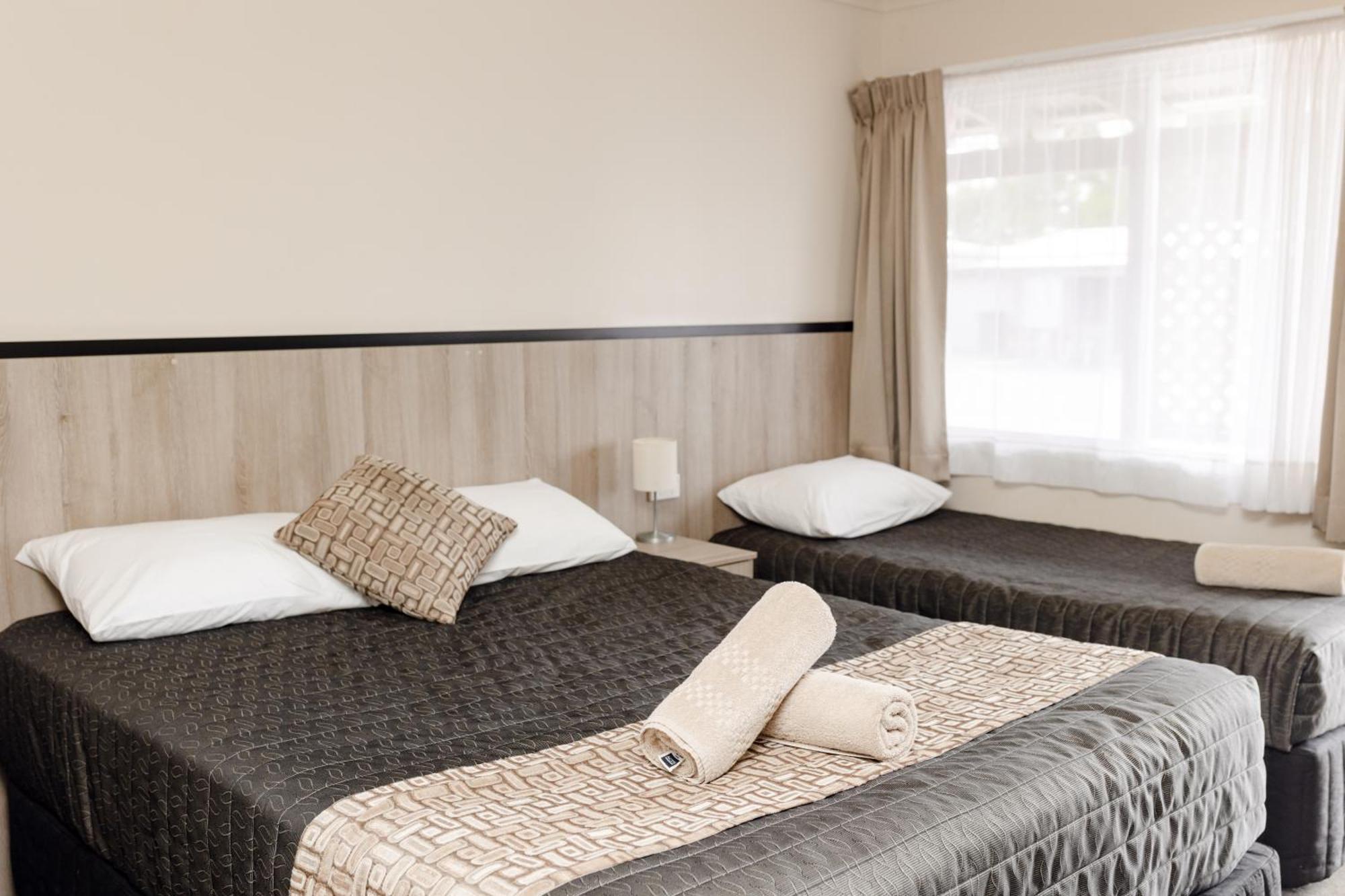 Starline Motor Inn Miles エクステリア 写真